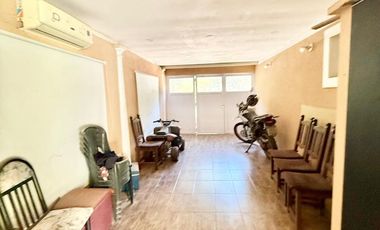 CASA EN VENTA EN PARQUE LAS NACIONES CON PISCINA!