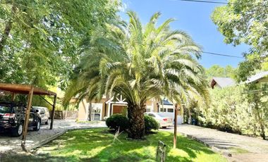 CASA EN VENTA EN PARQUE LAS NACIONES CON PISCINA!