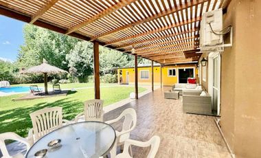 CASA EN VENTA EN PARQUE LAS NACIONES CON PISCINA!