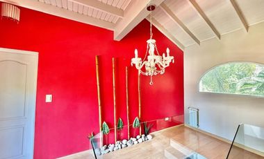 CASA EN VENTA EN PARQUE LAS NACIONES CON PISCINA!