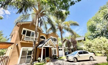 CASA EN VENTA EN PARQUE LAS NACIONES CON PISCINA!