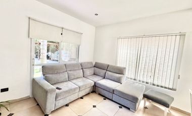 CASA EN VENTA EN PARQUE LAS NACIONES CON PISCINA!