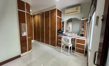 5 BR 5 Bath Luxuriously furnished, Small Office Setup 1st Fl