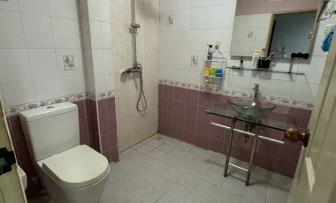 5 BR 5 Bath Luxuriously furnished, Small Office Setup 1st Fl