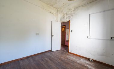 Venta Casa 3 ambientes Ramos Mejia Galeria Patio Cochera y Terraza