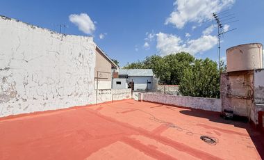 Venta Casa 3 ambientes Ramos Mejia Galeria Patio Cochera y Terraza