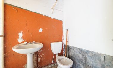 Venta Casa 3 ambientes Ramos Mejia Galeria Patio Cochera y Terraza