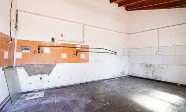 Venta Casa 3 ambientes Ramos Mejia Galeria Patio Cochera y Terraza
