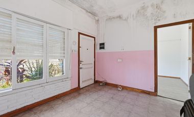 Venta Casa 3 ambientes Ramos Mejia Galeria Patio Cochera y Terraza