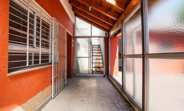 Venta Casa 3 ambientes Ramos Mejia Galeria Patio Cochera y Terraza