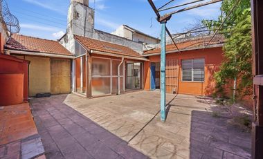 Venta Casa 3 ambientes Ramos Mejia Galeria Patio Cochera y Terraza