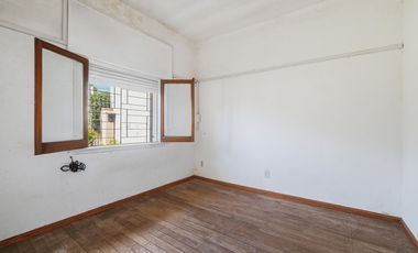 Venta Casa 3 ambientes Ramos Mejia Galeria Patio Cochera y Terraza