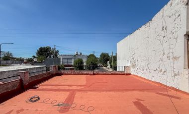 Venta Casa 3 ambientes Ramos Mejia Galeria Patio Cochera y Terraza