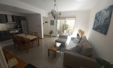 2 Amb reciclado a nuevo con 2 patios – Sin expensas – Lomas Oeste