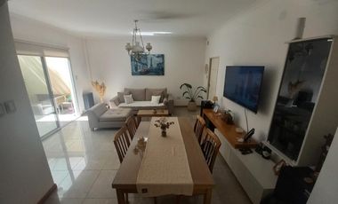2 Amb reciclado a nuevo con 2 patios – Sin expensas – Lomas Oeste