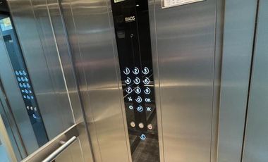 Departamento de categoria de 4 amb con 2 cocheras en Lanus Oeste