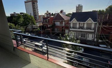 Departamento de categoria de 4 amb con 2 cocheras en Lanus Oeste