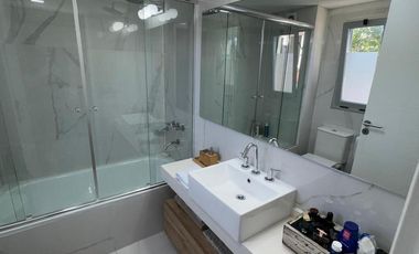 Departamento de categoria de 4 amb con 2 cocheras en Lanus Oeste