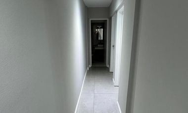 Departamento de categoria de 4 amb con 2 cocheras en Lanus Oeste