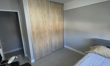 Departamento de categoria de 4 amb con 2 cocheras en Lanus Oeste