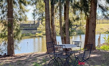 Casa  en venta en El Encuentro con laguna- Benavidez