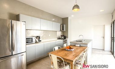 Casa  en venta en El Encuentro con laguna- Benavidez