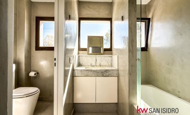 Casa  en venta en El Encuentro con laguna- Benavidez