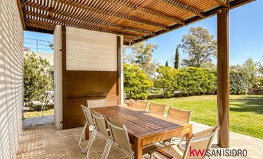 Casa  en venta en El Encuentro con laguna- Benavidez