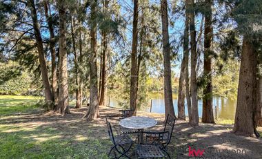 Casa  en venta en El Encuentro con laguna- Benavidez