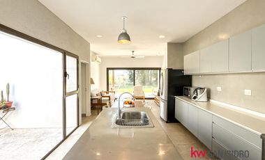 Casa  en venta en El Encuentro con laguna- Benavidez