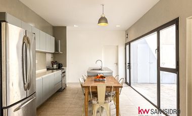 Casa  en venta en El Encuentro con laguna- Benavidez