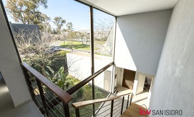 Casa  en venta en El Encuentro con laguna- Benavidez