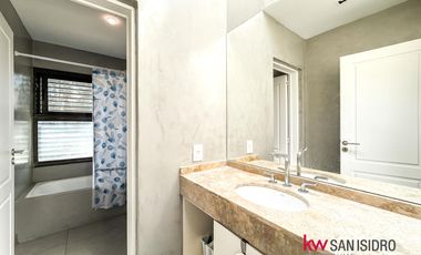 Casa  en venta en El Encuentro con laguna- Benavidez