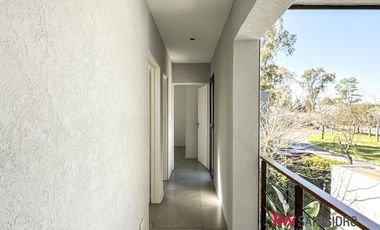 Casa  en venta en El Encuentro con laguna- Benavidez