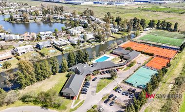 Casa  en venta en El Encuentro con laguna- Benavidez