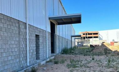 Alquiler 4640 mts cubiertos totales Nave industrial / logistica Cat 3 Poligono industrial Spegazzini 9000 mts totales