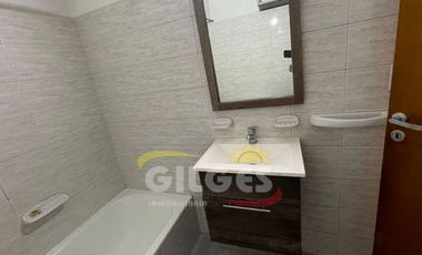 Alquiler de Departamento de 2 amb con balcon en Ramos Mejia