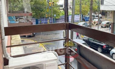 Alquiler de Departamento de 2 amb con balcon en Ramos Mejia