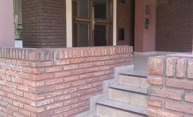 Alquiler de Departamento de 2 amb con balcon en Ramos Mejia