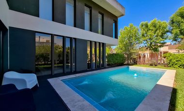 Casa en venta en Las Acacias de Hudson, apto crédito. Hudson. Oportunidad.