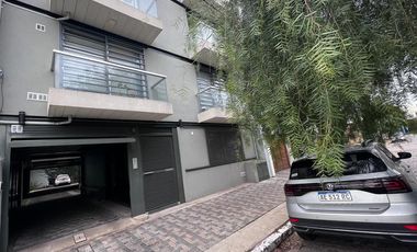 Departamento amoblado de 2 ambientes con cochera y terraza propia