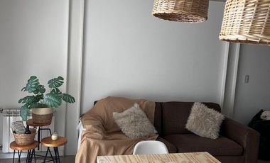 Departamento amoblado de 2 ambientes con cochera y terraza propia