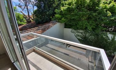 Departamento amoblado de 2 ambientes con cochera y terraza propia