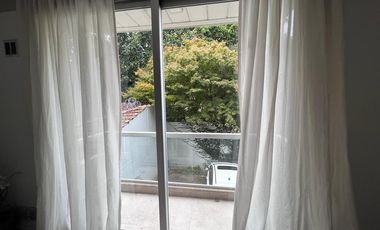 Departamento amoblado de 2 ambientes con cochera y terraza propia
