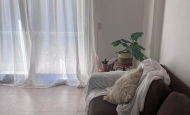 Departamento amoblado de 2 ambientes con cochera y terraza propia