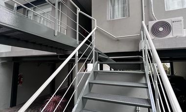 Departamento amoblado de 2 ambientes con cochera y terraza propia