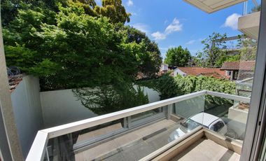 Departamento amoblado de 2 ambientes con cochera y terraza propia
