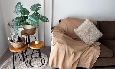 Departamento amoblado de 2 ambientes con cochera y terraza propia