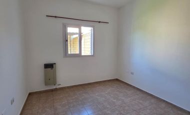 IMPERDIBLE CASA ESQUINA EN BARRIO PARQUE NORTE - MONTE CRISTO