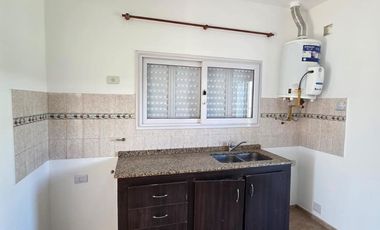 IMPERDIBLE CASA ESQUINA EN BARRIO PARQUE NORTE - MONTE CRISTO